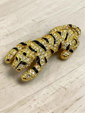 KJL Kenneth Jay Lane “Treasures Of The Duchess” Tiger Rhinestone Brooch 2.5” 90s